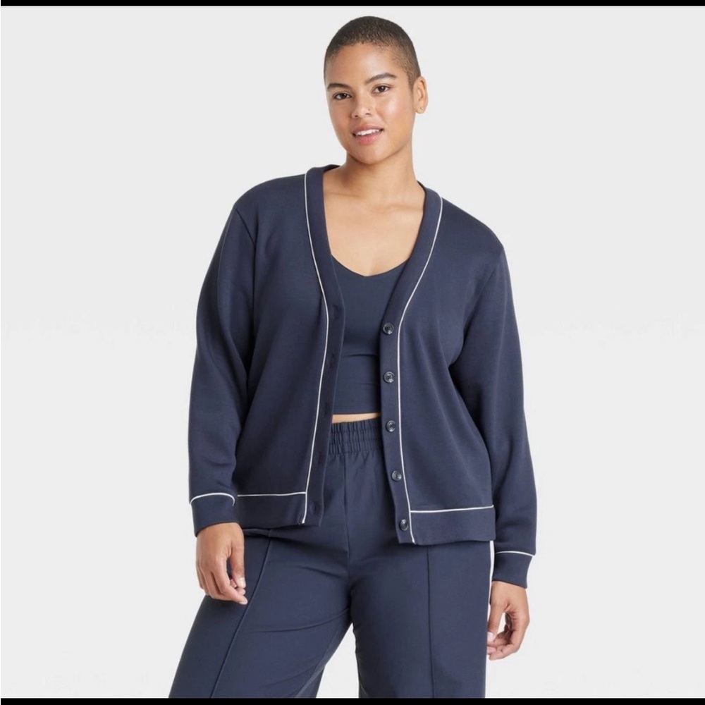 🆕 All In Motion Woman’s Piped Button Up Cardigan Relaxed Fit Navy Var Size | NWT - Picture 3 of 11